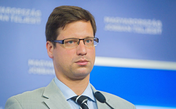 Bujkáló brüsszeli elit