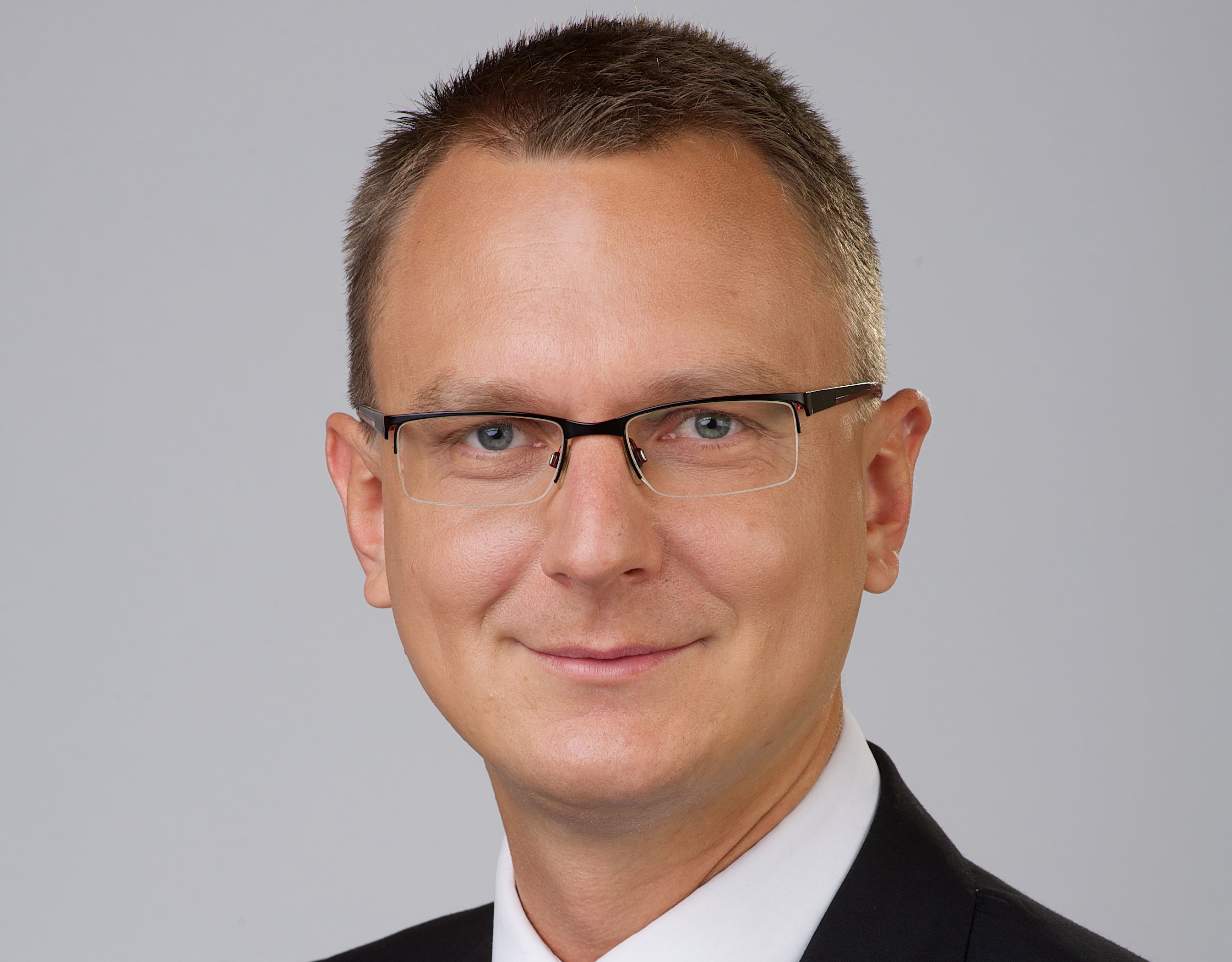 Jelentős béremelések a közszférában