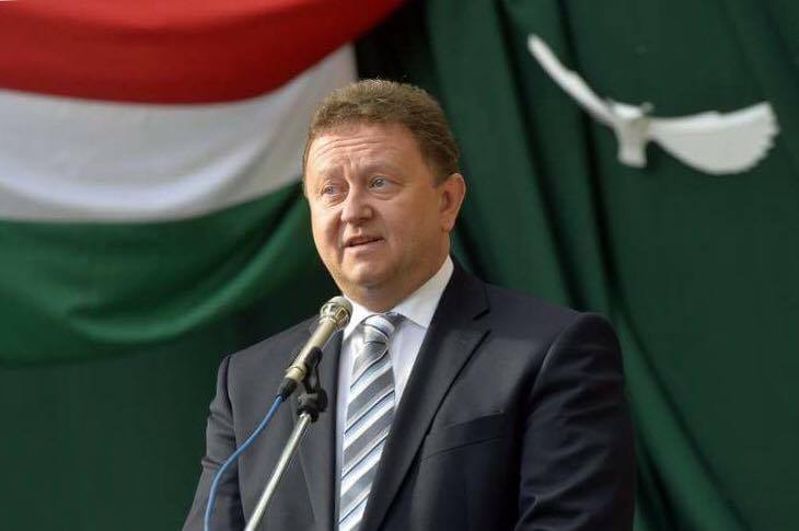 "Négy az egy ellen?" (Hangoló 2017. 02. 10.)