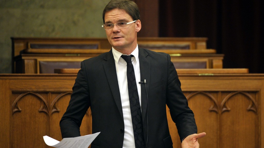 Elbeszéltek egymás mellett a parlamenti vitanapon a pártok. (Hangoló 2017. 03. 28.)