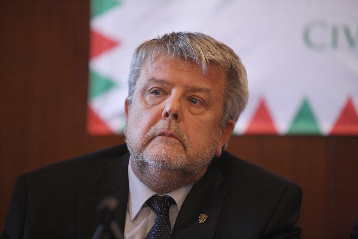 Tévutak helyett (Hangoló 2017. 04. 13.)