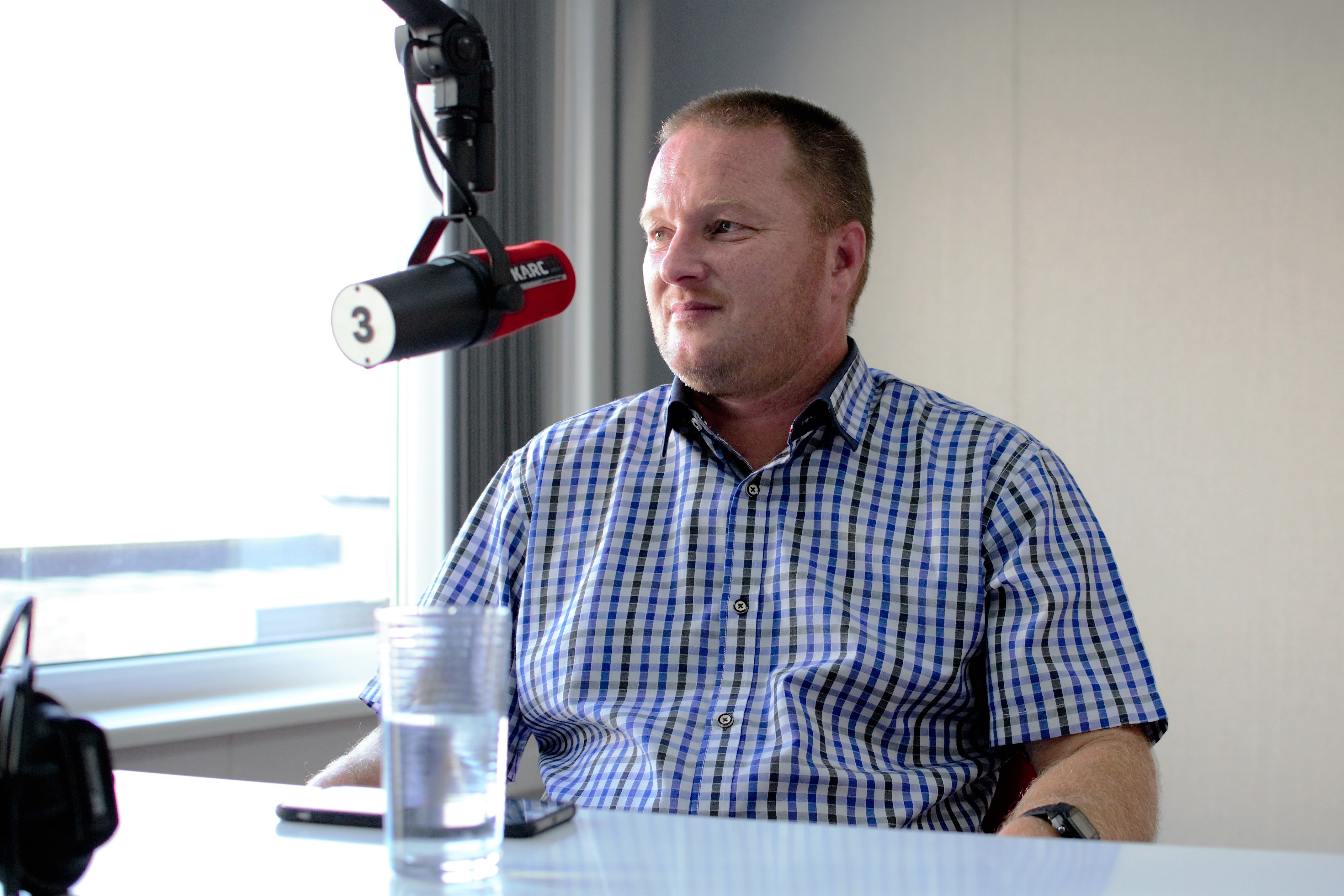 Tárgyalnának, de egyre jobban lemaradnak. (Hangoló 2017. 08. 15.)