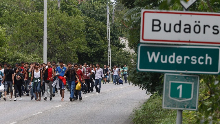 Nem akarnak rasszizmust - de migránsokat sem! (Hangoló 2017. 12. 14.)