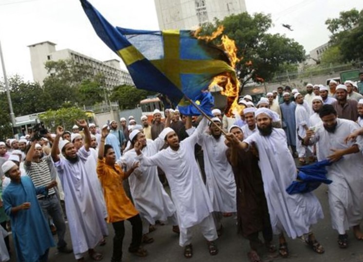 A statisztika is elhallgatja a svéd bevándorlók bűntetteit (Hangoló 2018. 03. 14.)