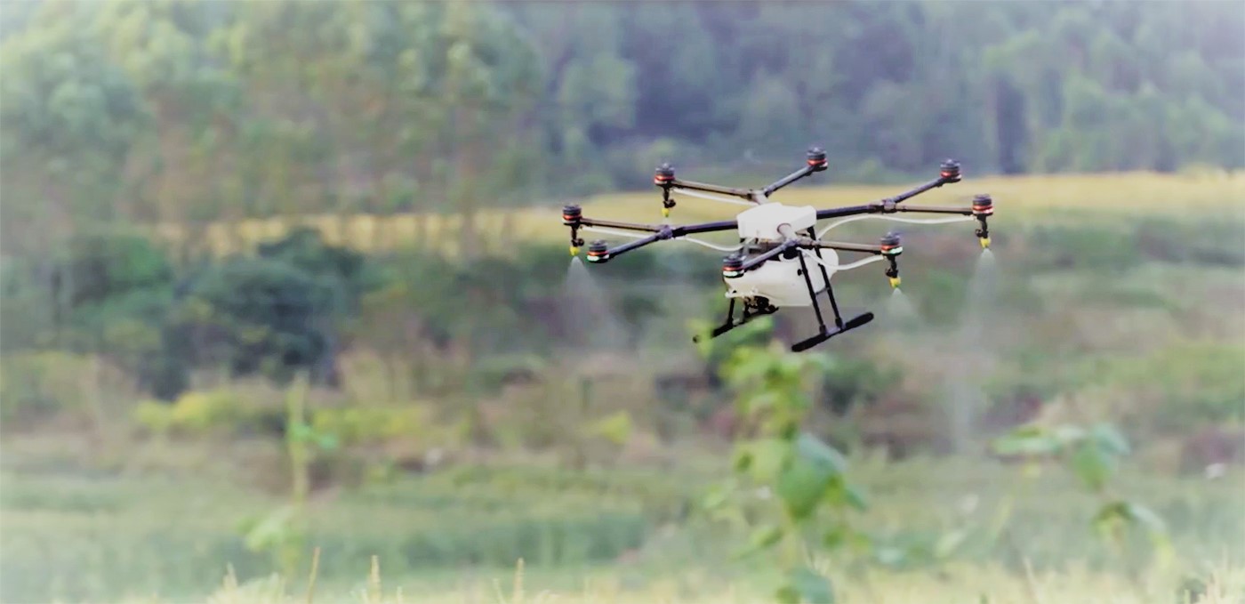 Traktort és drónt irányít a XXI. századi gazda (Hangoló 2018. 06. 18.)