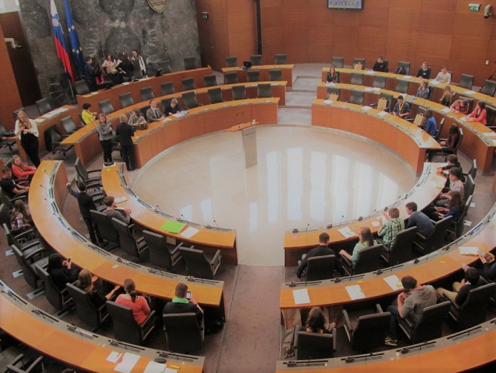 Koalíciós körtánc Szlovéniában (Hangoló 2018. 06. 06.)