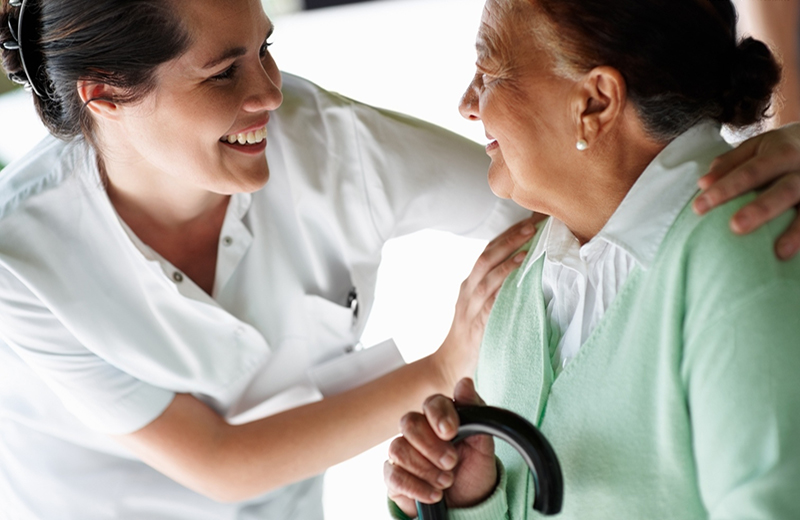 Kormányzati egyeztetés az ápolási díj felülvizsgálatáról (Hangoló 2018. 08. 30.)