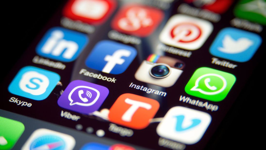 Közösségi cenzúra? (Hangoló 2018. 08. 28.)