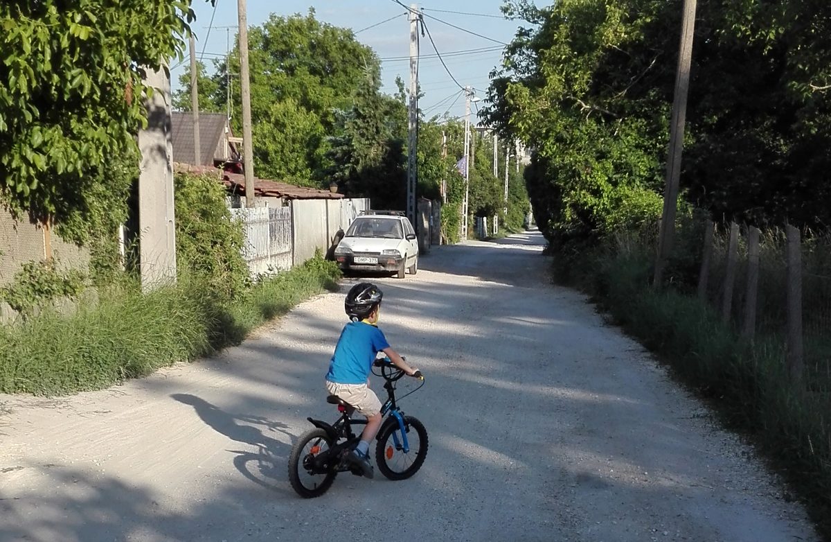 Egy ciklus alatt eltüntetnék a földutakat Budapesten (Hangoló 2018. 10. 18.)