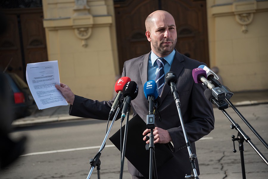 Ingyen parkolt a bíró és a rendőrkapitány is? (Hangoló 2018. 10. 04.)