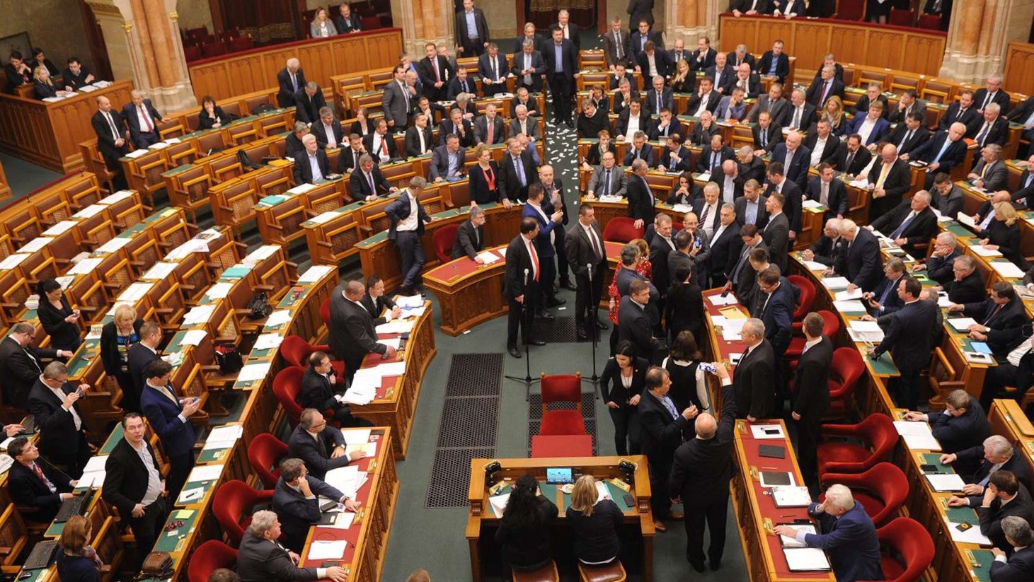 A kormányoldalnak is le kell vonni a tanulságokat (Hangoló 2018. 12. 19.)