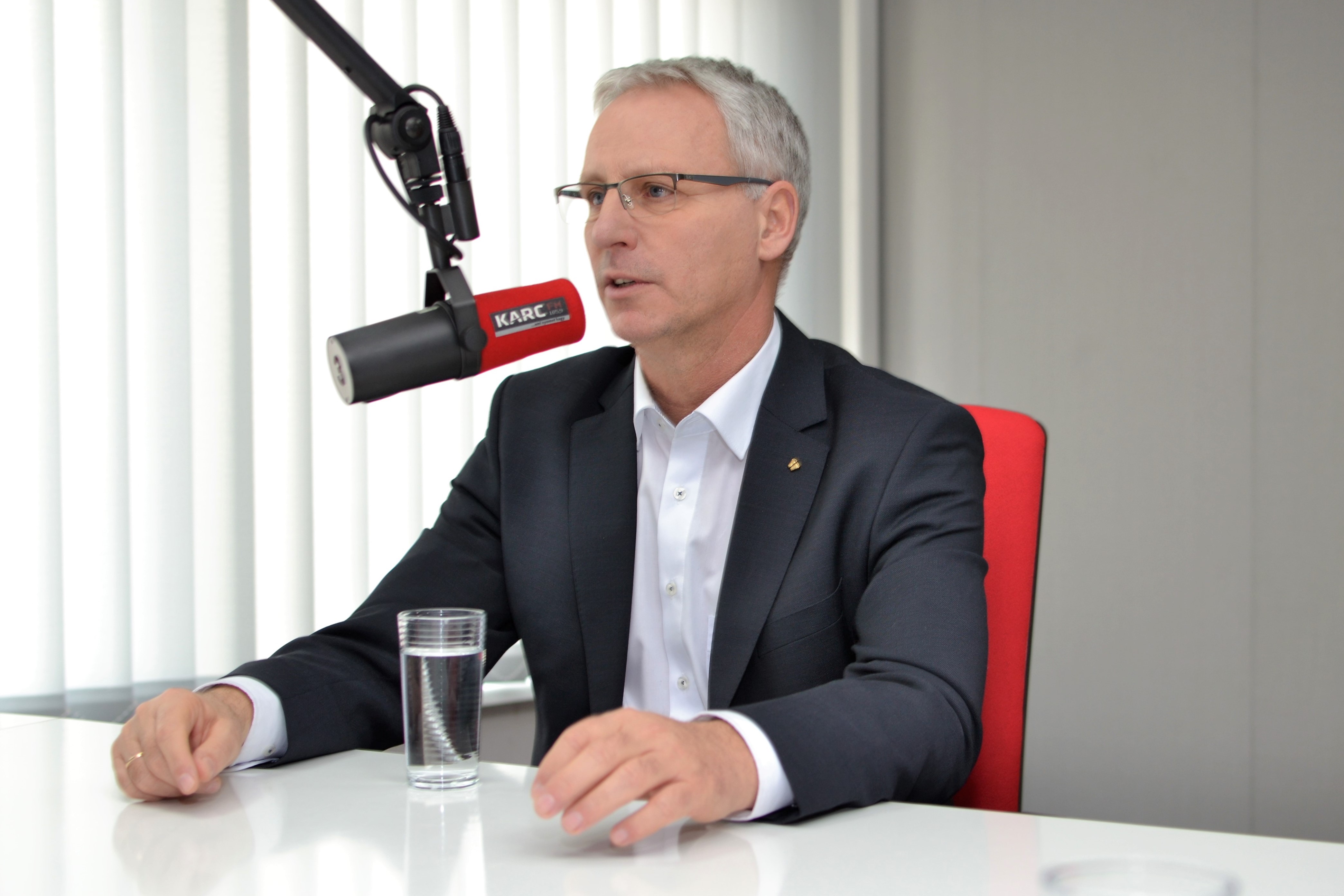 „A nyugatnak órája van, a keletnek ideje” (Hangoló 2019. 04. 22.)