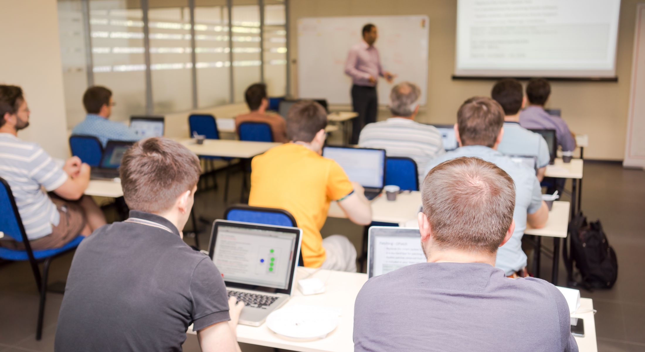 Stabil alapokra rugalmas felnőttképzés (Hangoló 2019.07.03.)