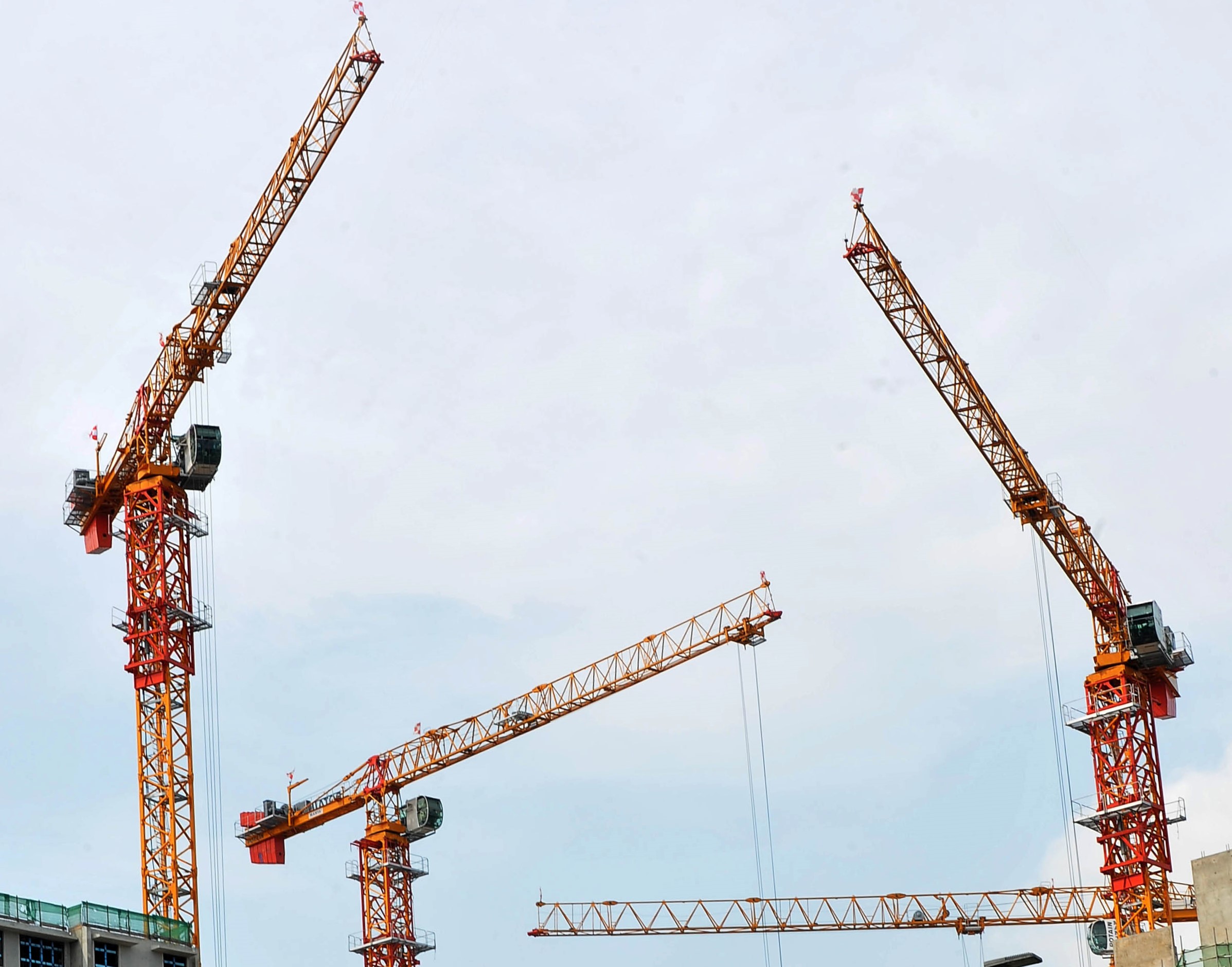 Jelentősen csúszhat egyes új építésű ingatlanok átadása (Spájz, 2019.08.21.)