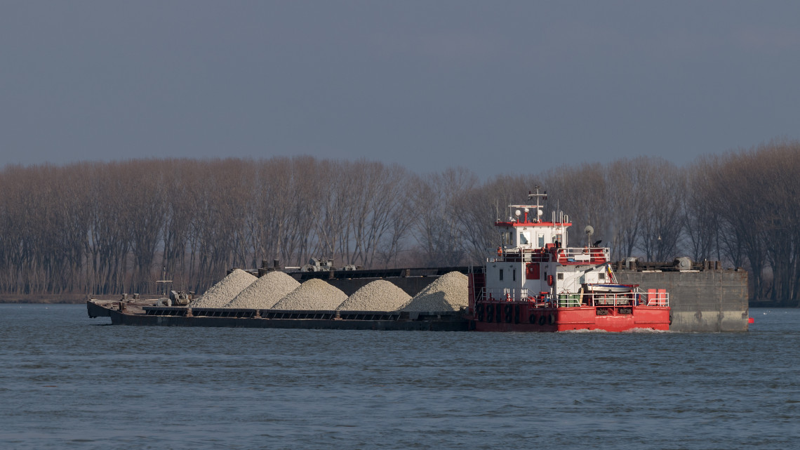 Kikötőfejlesztési stratégia a Dunán (Spájz 2019.11.15.)