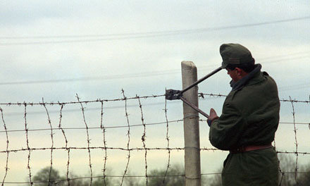 „A magyar vasfüggöny lebontása nélkül a berlini fal sem omlott volna le” (Hangoló 2019.11.08)