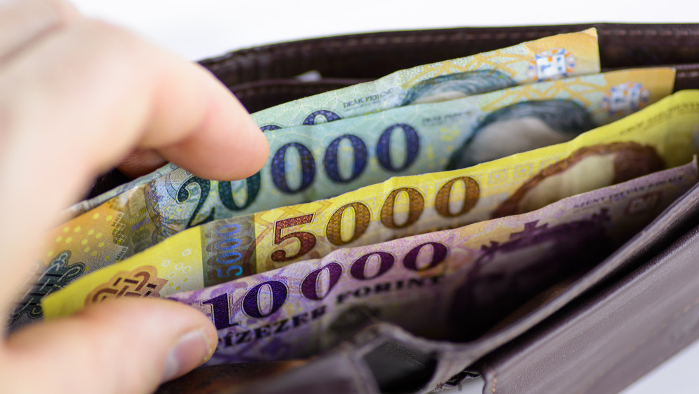 A szakszervezetek kétszámjegyű minimálbér-emelést akarnak jövőre (Hangoló 2019. 11. 21.)