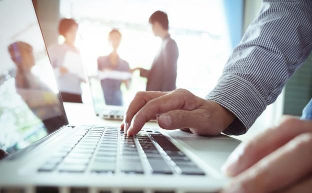 A legkisebb vállalkozásoknak is jut mentőöv (Hangoló 2020. 04. 29.)