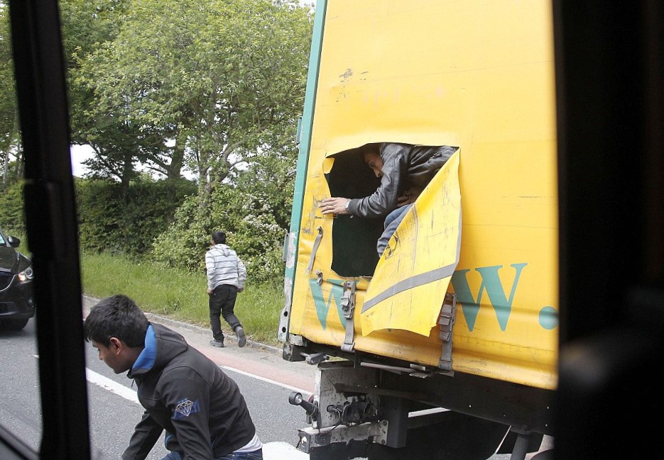 Útdíjhasználati adatbázis a migráció szolgálatában (Hangoló 2020.04.03.)