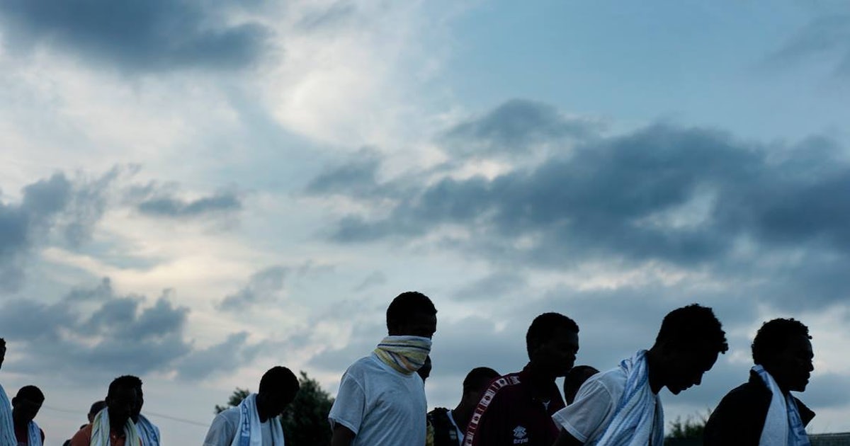 Félmillió illegális bevándorló telepedhet le Olaszországban (Hangoló 2020.05.14.)