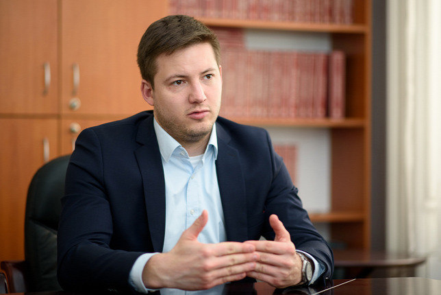 Nem csak a kormány ellen dolgozik az ellenzék (Hangoló 2020.06.15.)