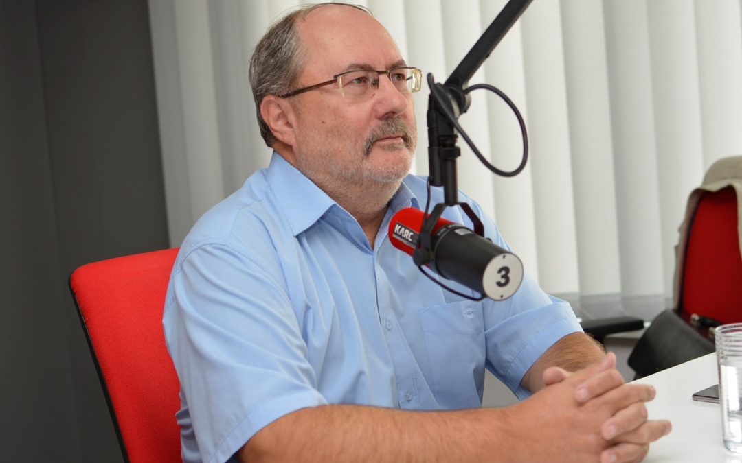 "Nem egyértelmű, hogy túléli a demokrácia a XXI. századot" (Hangoló 2020. 06. 17.)