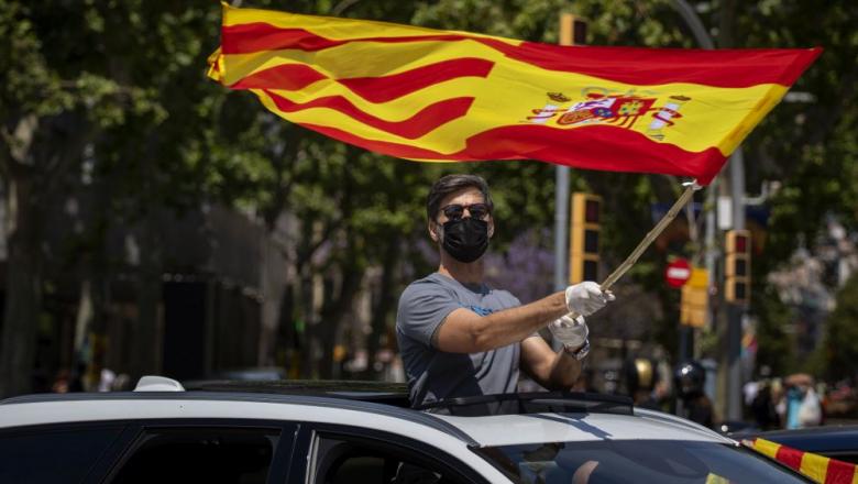Alapjövedelem helyett segélyt oszt Madrid (Hangoló 2020.06.08.) - Karc FM