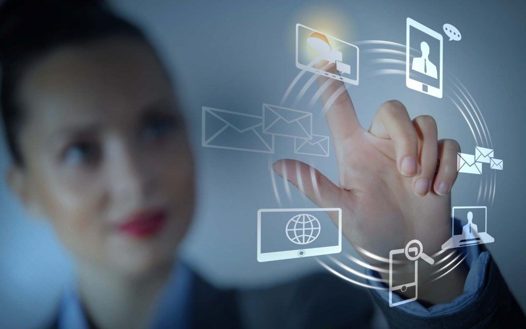 Kihasználni a digitális váltás előnyeit (Hangoló 2020. 07. 01.)