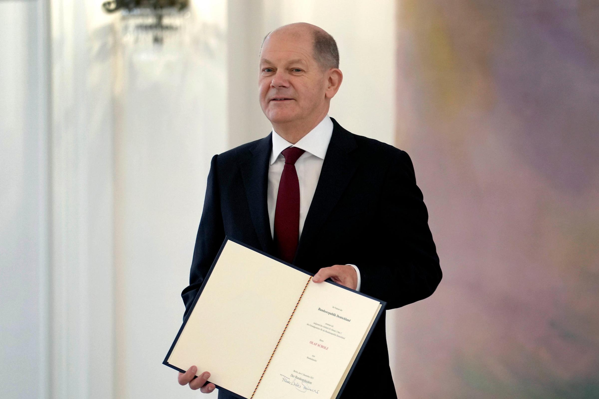 Ingatag lábakon áll az új német kormány (Hangoló 2021.12.09.) - Karc FM
