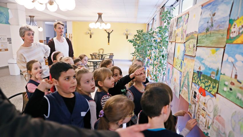 Új kihívások előtt áll a segítségnyújtás a menekültválságban (Hangoló 2022. 03. 23.)