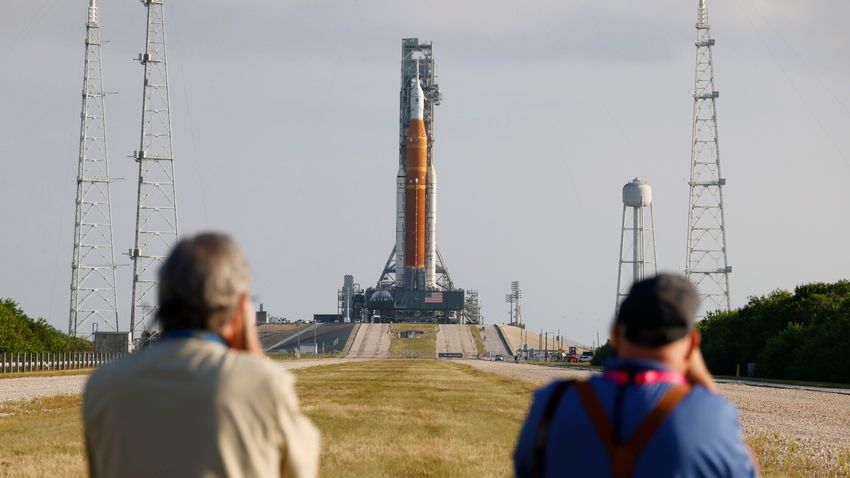 A Marsra szállást készíti elő a Hold-expedíció (Hangoló 2022.09.02.)