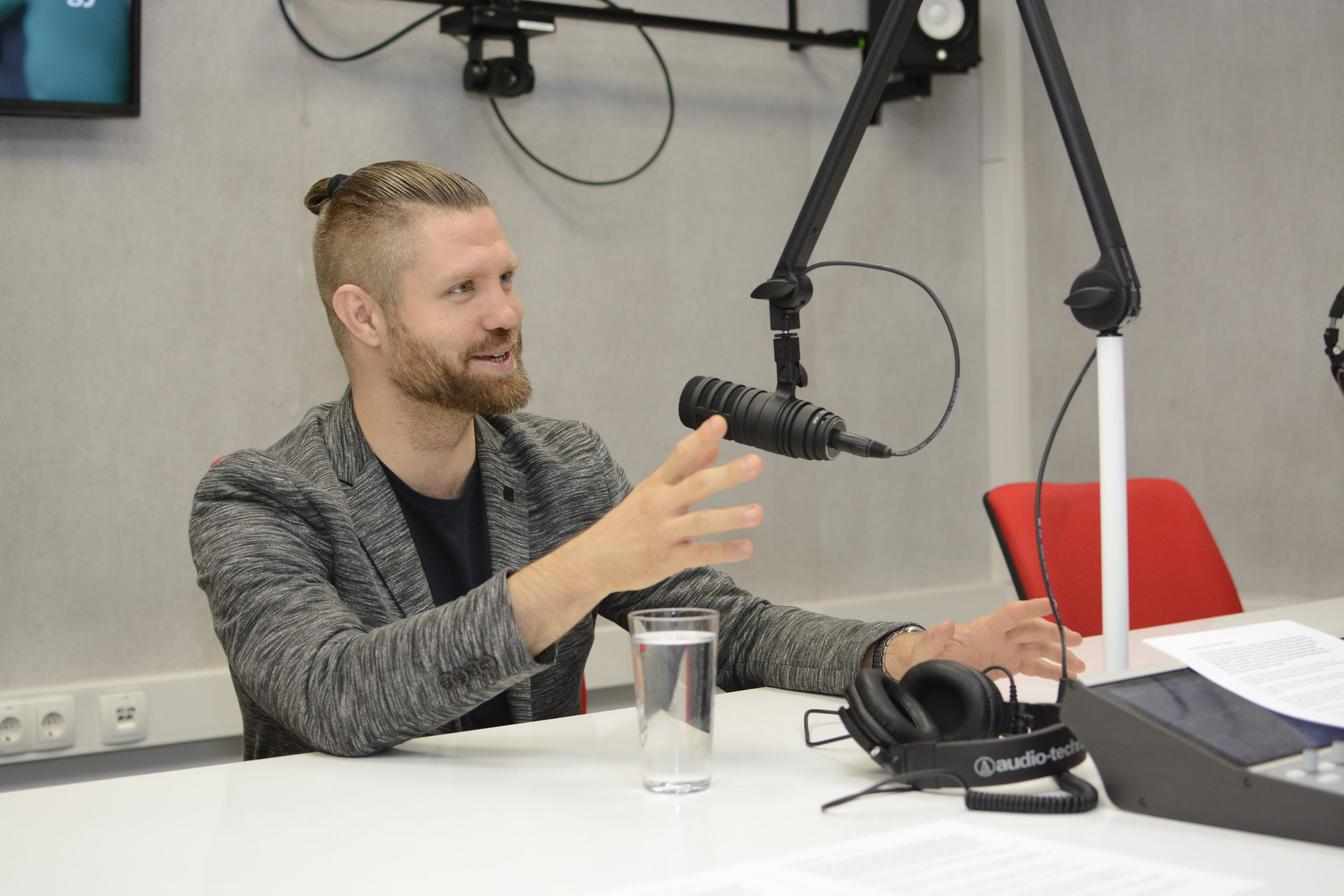 "Az amerikai érdekek diadala az uniós politika iránya" (Hangoló 2022.09.19.)