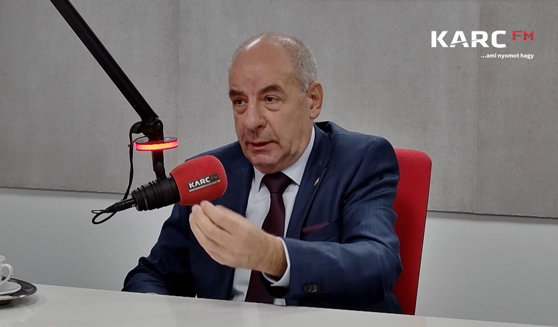 „A sakk szabályai nem érvényesek a labdarúgásban” (Alaphang  2022. 09. 25.)