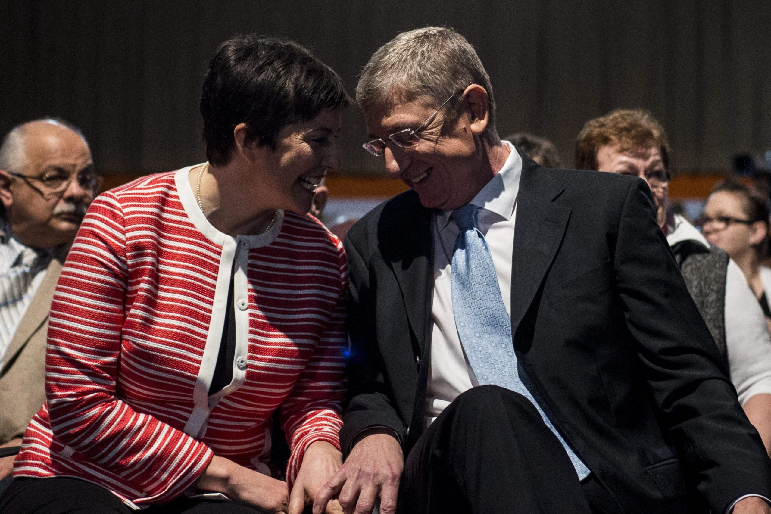 Árnyékban sem tud napirenden maradni a DK! (Hangoló 2022.10.17.)