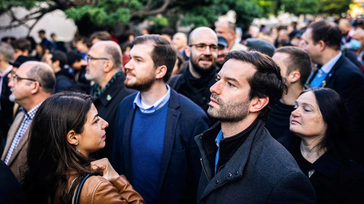 Politikai tőkét remél az ellenzék a pedagógus-tüntetésekből (Hangoló 2022. 10. 19.)