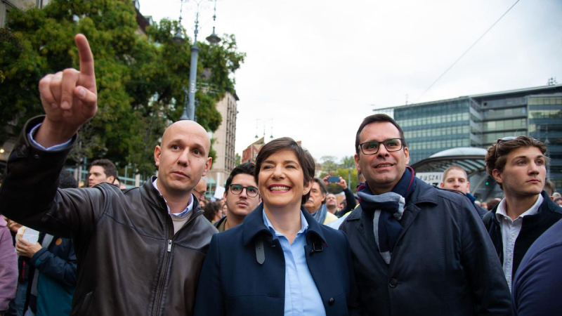 Tanártüntetés: trágárság és önfeledten mosolygó ellenzékiek (Hangoló 2022.10.24.)