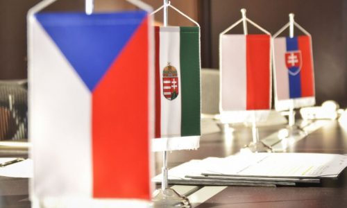 Visegrádi országok: egyedül nem megy (Hangoló 2022.11.25.)