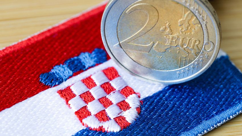 Le is állíthatja a gazdasági növekedést az euró bevezetése (Hangoló 2023. 01. 04.)