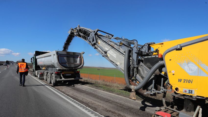 Elindult Magyarország történetének legnagyobb útfelújítása  (Hangoló 2023. 04.18.)