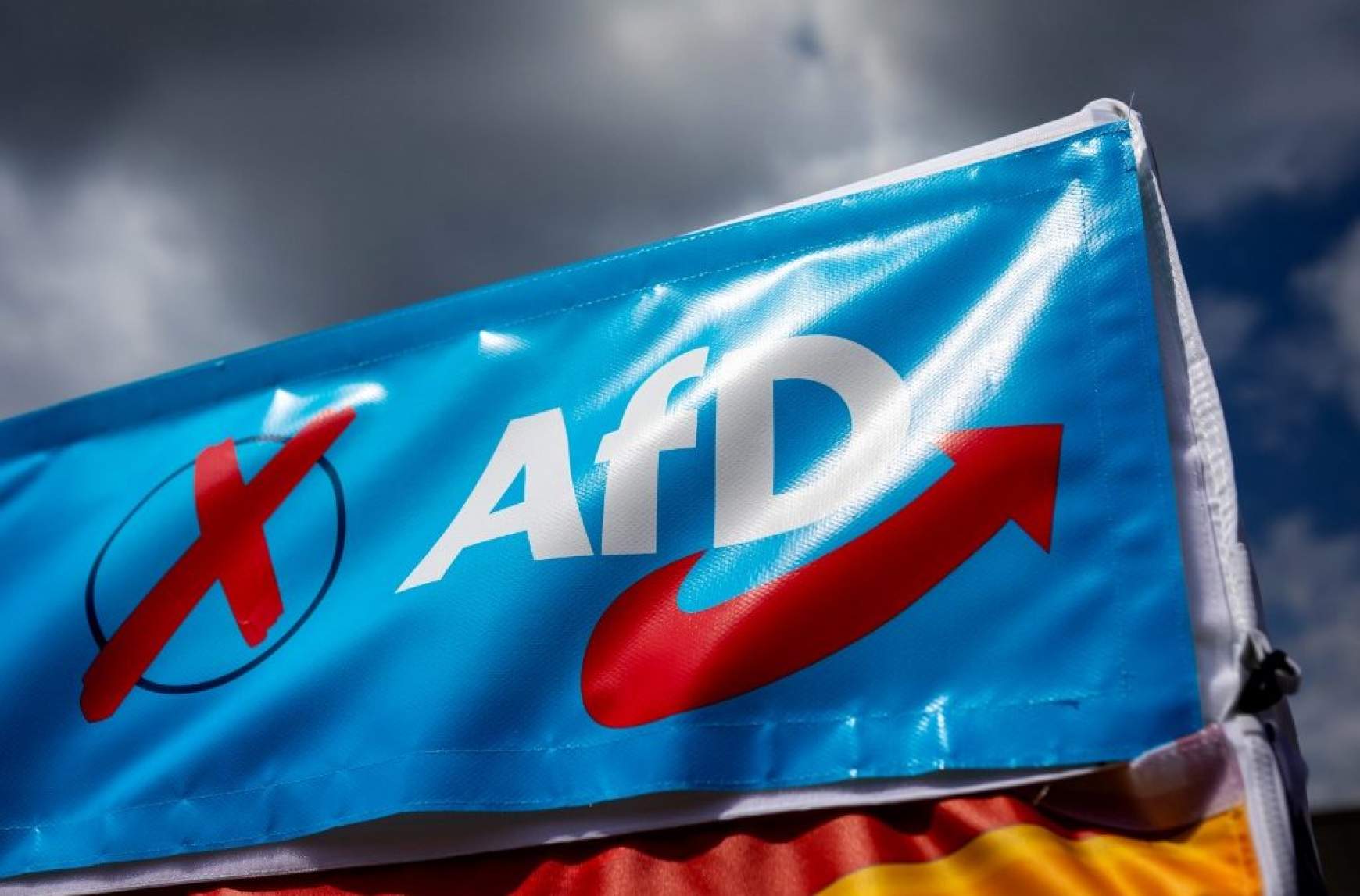 Zöld lejtmenet mellett erősödik a német AfD (HANGOLÓ, 2023.05.24.)